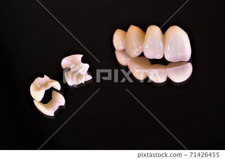 Eat deliciously with white teeth and clean teeth to smile and be healthy. 71426455