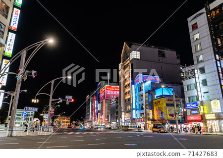Tokyo cityscape of Japan, Ueno, Tokyo. View the intersection of Ueno 4-chome 71427683