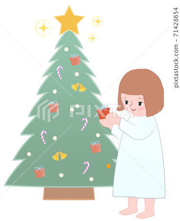 裝飾聖誕樹的女孩 71428654