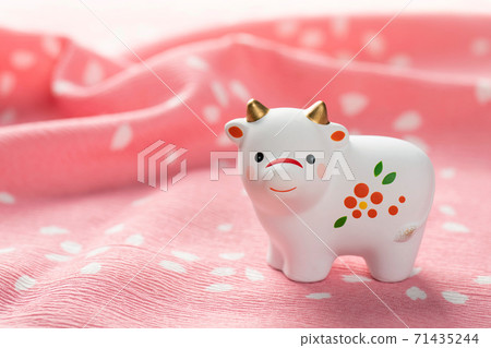 New Year's card of the Ox Year 71435244