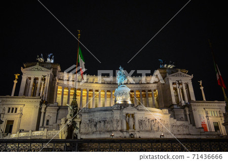 Night view of the monument to Victor Emmanuel II in Rome, Italy - Vittoriano, also known as Altare della Patria 71436666