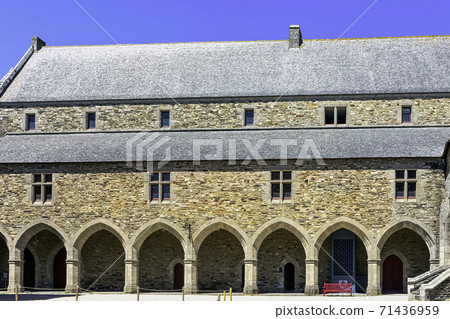 Medieval castle in the town of Vitre, France 71436959