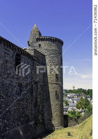 Medieval castle in the town of Vitre, France 71436962