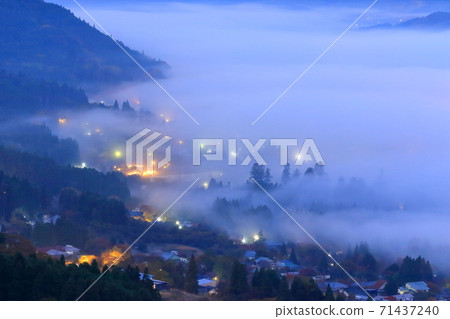 Yufuin's sea of clouds Yufuin's sea of clouds 71437240