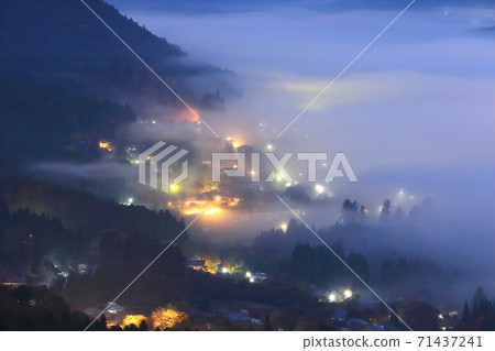 Yufuin's sea of clouds Yufuin's sea of clouds 71437241