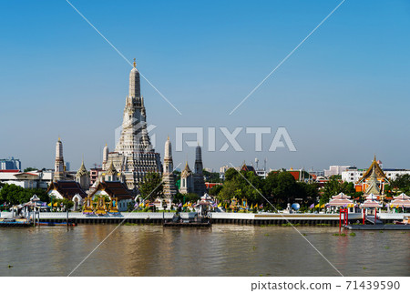 Wat Arun Temple with Chao Phraya river in Bangkok, Thailand Wat Arun Temple with Chao Phraya river in Bangkok, Thailand 71439590