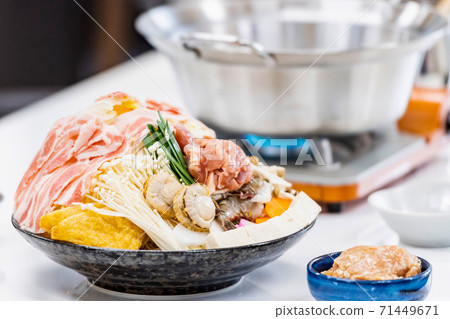 Chanko Nabe 71449671