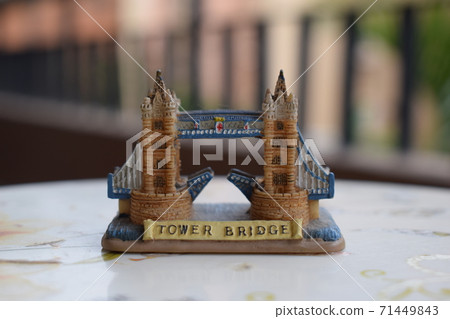 London Bridge Miniature Souvenir Resin made London Bridge Miniature Souvenir Resin made 71449843