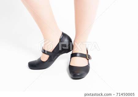 Women's feet in suit 71450005