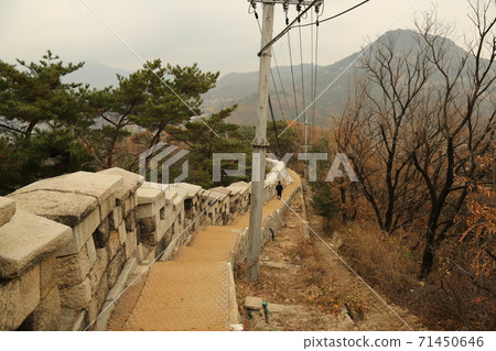 Hanyang, Doseong, Sunseong-gil, Seonggwak-gil, Train Rock, Autumn Hanyang, Doseong, Sunseong-gil, Seonggwak-gil, Train Rock, Autumn 71450646