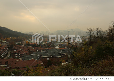 Hanyang, Doseong, Sunseong-gil, Seonggwak-gil, Train Rock, Autumn 71450658