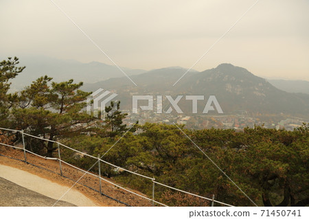 Hanyang, Doseong, Sunseong-gil, Seonggwak-gil, Train Rock, Autumn 71450741