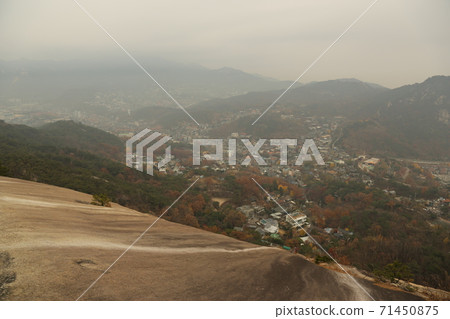 漢陽.都城.順城路.嘎查岩.風景.秋天.細塵。 漢陽.都城.順城路.嘎查岩.風景.秋天.細塵。 71450875