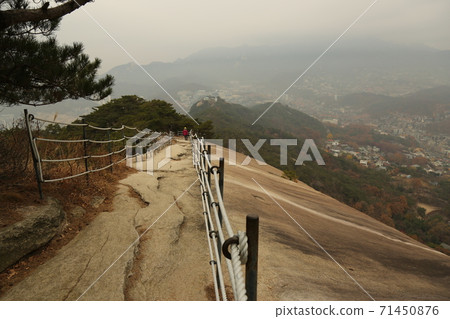 漢陽.都城.順城路.嘎查岩.風景.秋天.細塵。 漢陽.都城.順城路.嘎查岩.風景.秋天.細塵。 71450876
