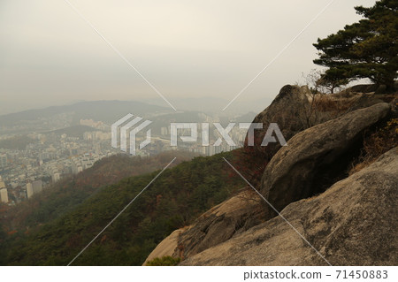 漢陽.都城.順城路.嘎查岩.風景.秋天.細塵。 漢陽.都城.順城路.嘎查岩.風景.秋天.細塵。 71450883