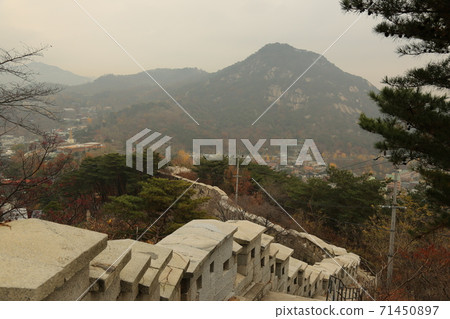 漢陽.都城.順城路.嘎查岩.風景.秋天.細塵。 漢陽.都城.順城路.嘎查岩.風景.秋天.細塵。 71450897