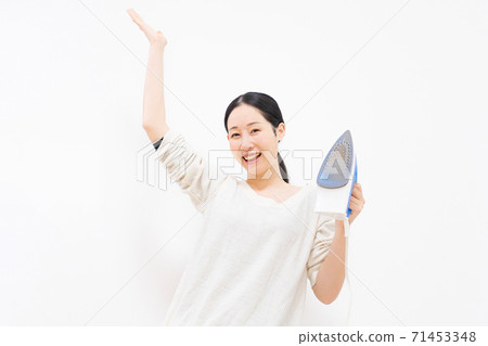 熨燙女性 熨燙女性 71453348