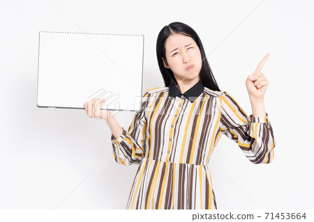 一個女人與寫生 一個女人與寫生 71453664