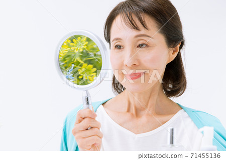 Beauty Image Senior Women Beauty Image Senior Women 71455136