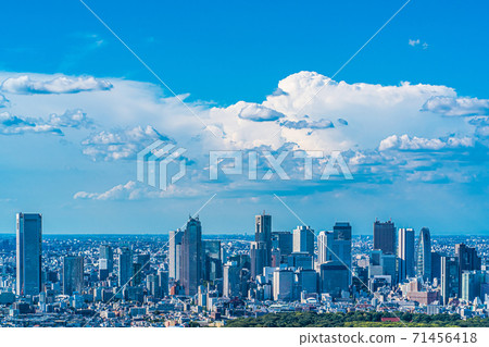 Summer scenery in Japan: Skyscrapers in Shinjuku, Tokyo and entrance clouds 71456418