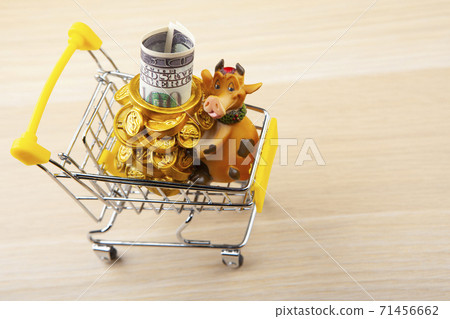 image of trolley bull money  71456662