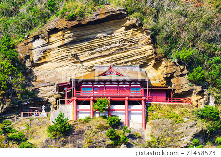 懸崖觀音[立山旅遊勝地]（*外部是從拍攝對象的房屋外拍攝的） 71458573