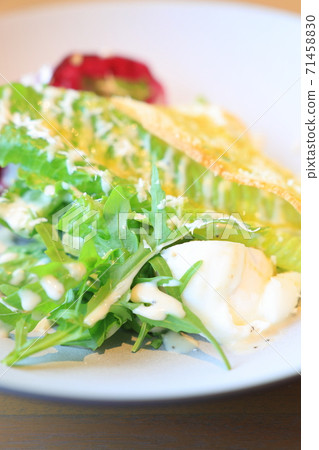 Delicious Caesar salad 71458830