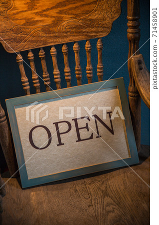 Open signboard 71458901