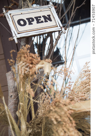 Open signboard Open signboard 71458907