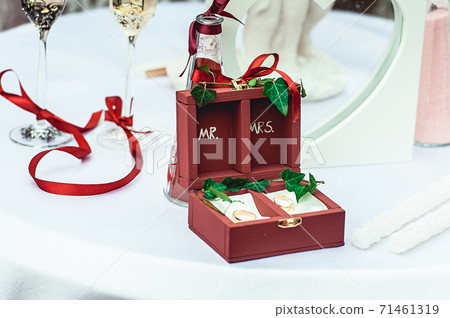 wedding rings in the box wedding rings in the box 71461319
