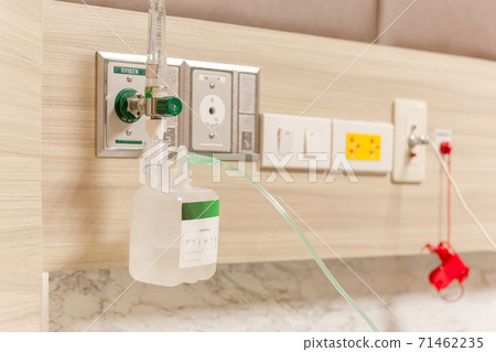 Oxygen flow-meter gauge with nozzle in medical center hospital. 71462235