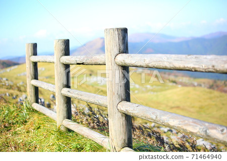 Wooden fence 71464940