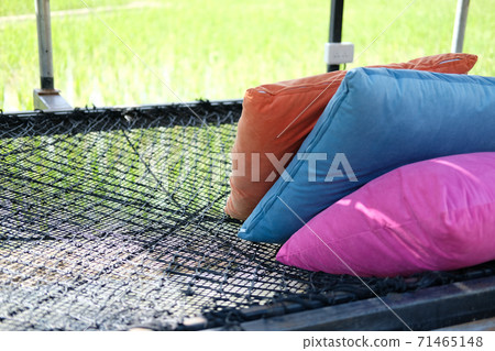 thread rope net bed pillow for sleeping beside rice paddy field 71465148