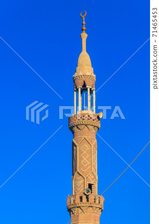Minaret of mosque in Dahar neighborhood (old town of Hurghada) in Egypt Minaret of mosque in Dahar neighborhood (old town of Hurghada) in Egypt 71465453