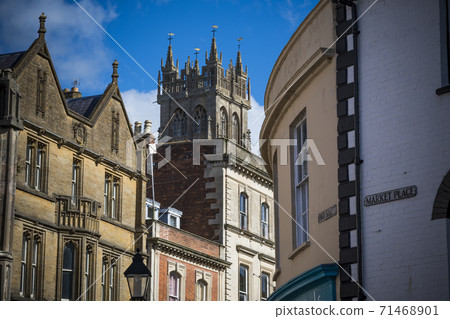 View of Glastonbury town centre in Somerset View of Glastonbury town centre in Somerset 71468901