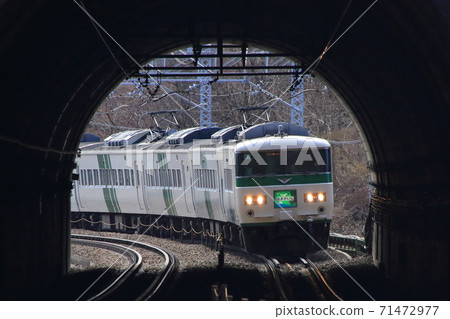 Series 185 going on Kai Road 71472977
