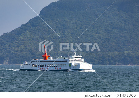 Ferry connecting Shodoshima and Takamatsu Port 71475309