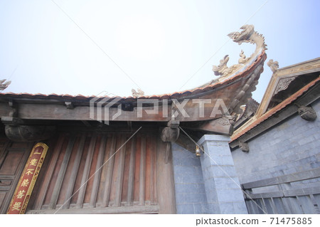 The tip of the temple roof in Chinese style The tip of the temple roof in Chinese style 71475885