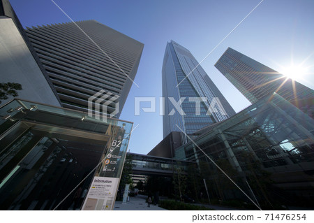 虎之門之丘站（入口和出口），虎之門之丘和周邊地區重建的摩天大樓等日本東京城市景觀的視圖 71476254