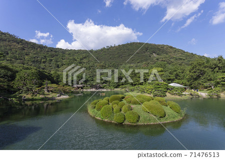 栗林市公園的南湖和志恩山 栗林市公園的南湖和志恩山 71476513