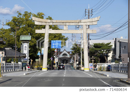 Kotohiragu Shrine Gate Town Torii and JR Kotohira Station Kotohiragu Shrine Gate Town Torii and JR Kotohira Station 71480634