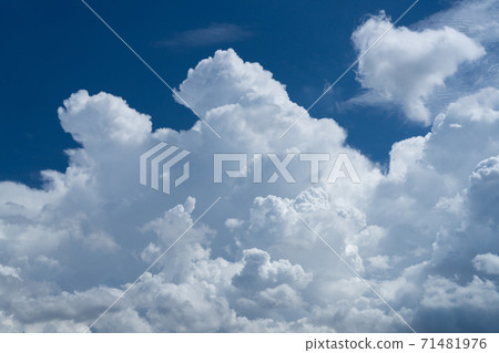 White clouds in the summer sky White clouds in the summer sky 71481976