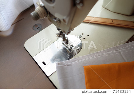 用昭和縫紉機縫製 71483134