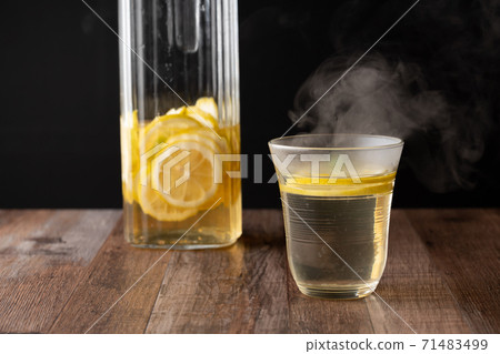 Hot lemonade Hot lemonade 71483499