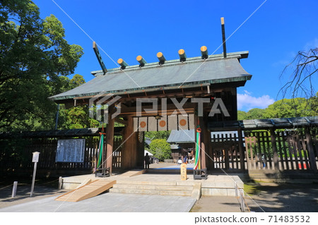 [Miyazaki Prefecture] Miyazaki Jingu Shrine under fine weather 71483532