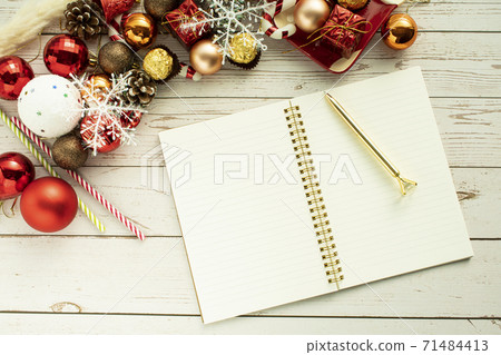 Christmas background with blank note 71484413