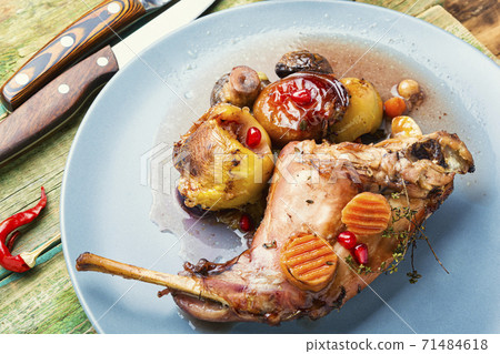 Roasted rabbit on a plate - Stock Photo [71484618] - PIXTA