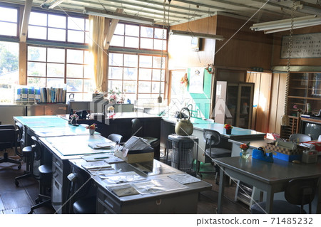 Former Uwaoka Elementary School staff room 71485232