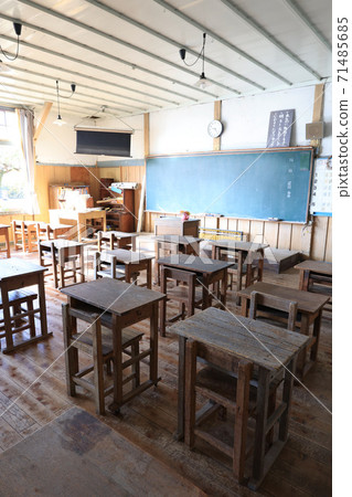 前上岡小學走廊 前上岡小學走廊 71485685