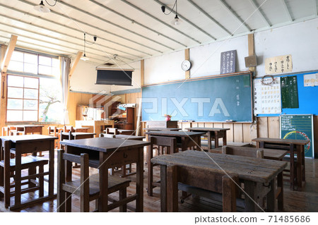 前上岡小學走廊 前上岡小學走廊 71485686